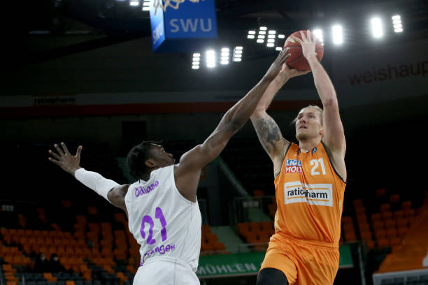 挥上都表现 挥上都表现