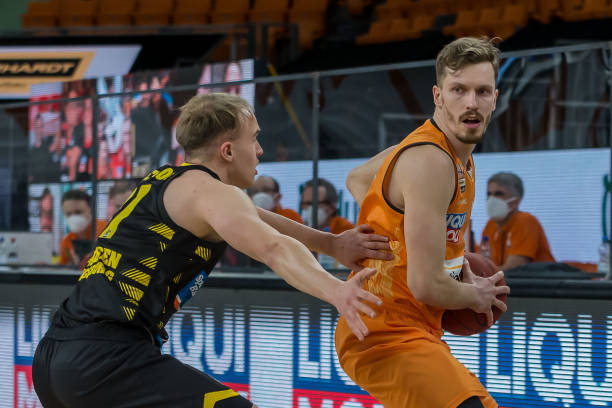 F1是速度 F1是速度